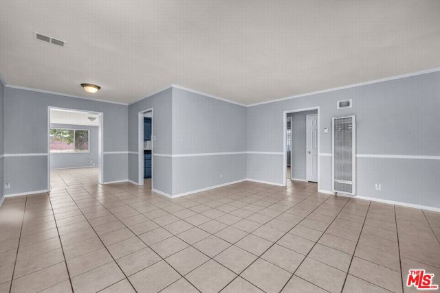 38869 Juniper Tree Road, Palmdale CA: https://media.crmls.org/mediaz/603e5e81-f5a7-4efd-95c9-89e22b376eb9.jpg