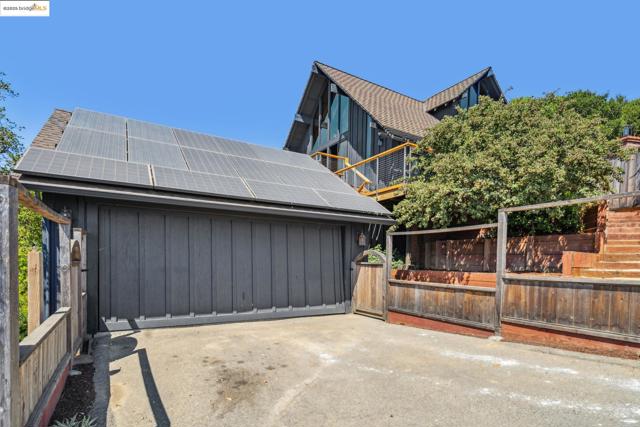 690 PANORAMIC WAY, Berkeley CA: https://media.crmls.org/mediaz/603f1fca-2070-4981-8406-aa6ff53c3756.jpg