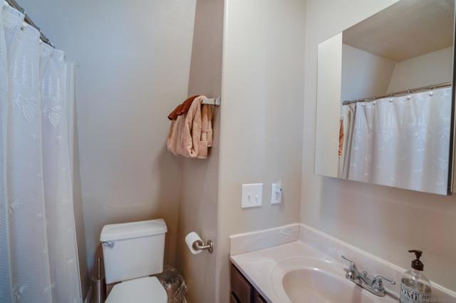 33382 Squirrel Dr, Green Valley Lake CA: https://media.crmls.org/mediaz/603f633b-8aeb-4a1b-b2d4-d97ab573a54e.jpg