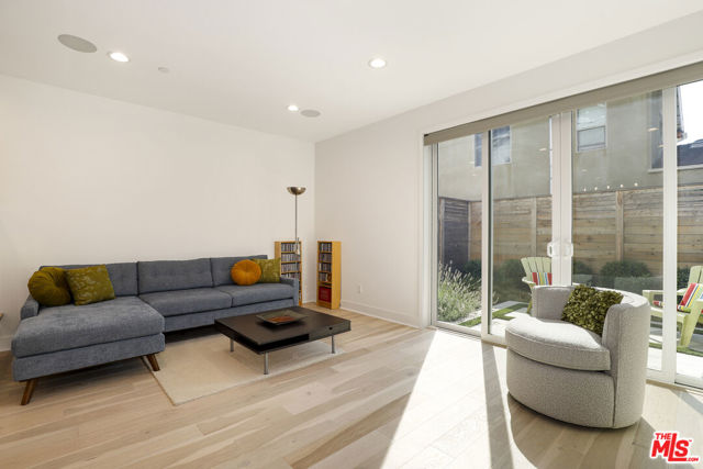 1741 S S Marvin Ave, Los Angeles CA: https://media.crmls.org/mediaz/603fd251-bd91-44d3-a59b-b613285f9d5d.jpg