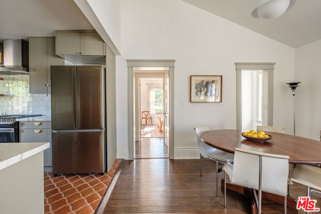 116 Roselawn Place, Los Angeles CA: https://media.crmls.org/mediaz/60403f79-0176-4d83-a448-e4a327e4c333.jpg
