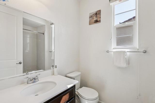 5010 Barrenstar Way, San Ramon CA: https://media.crmls.org/mediaz/6040681a-4add-4bf9-a26b-cf0ca717ed82.jpg