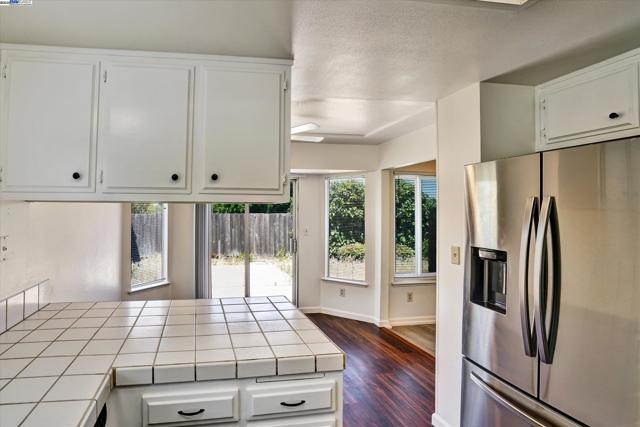 3432 Barmouth Dr, Antioch CA: https://media.crmls.org/mediaz/6040fe55-967a-4ed8-8c9d-e76fe3832d98.jpg
