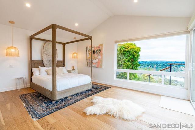 5745 Soledad Mountain Road, La Jolla CA: https://media.crmls.org/mediaz/604176ca-c8e3-4bbd-897c-138b6931a5da.jpg