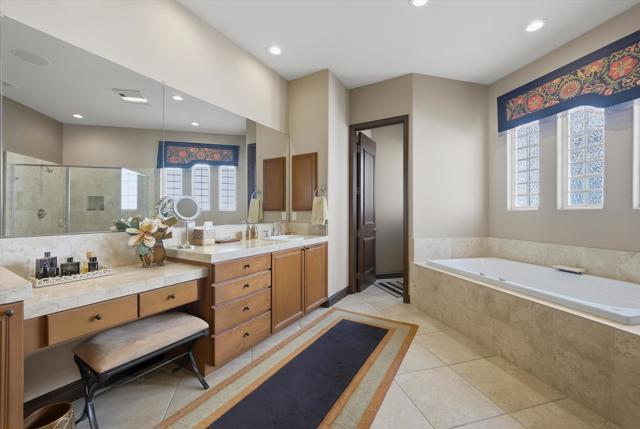 51518 Via Sorrento, La Quinta CA: https://media.crmls.org/mediaz/60421d96-3a00-48a8-b468-edb19f2c7b7a.jpg