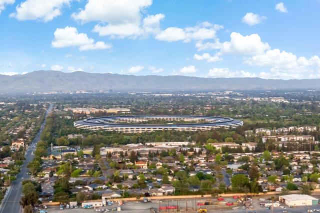 20179 Northwest Square, Cupertino CA: https://media.crmls.org/mediaz/60421ea4-2fed-419e-a711-91ba76d4e966.jpg