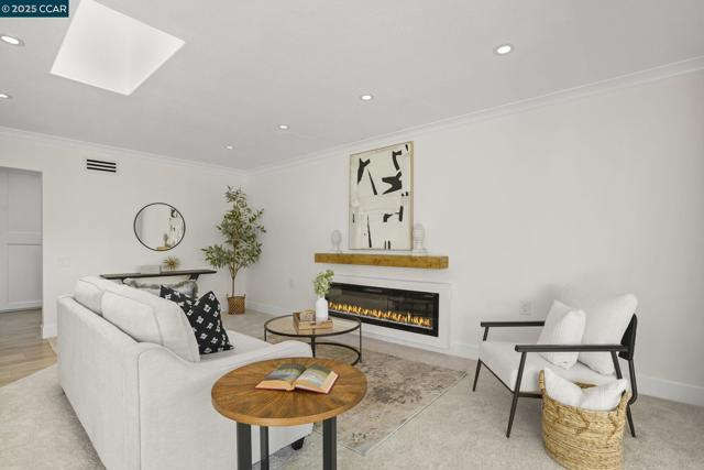 1364 Running Springs Rd, Walnut Creek CA: https://media.crmls.org/mediaz/60428bd2-f373-404f-aea4-2153b52ccd17.jpg