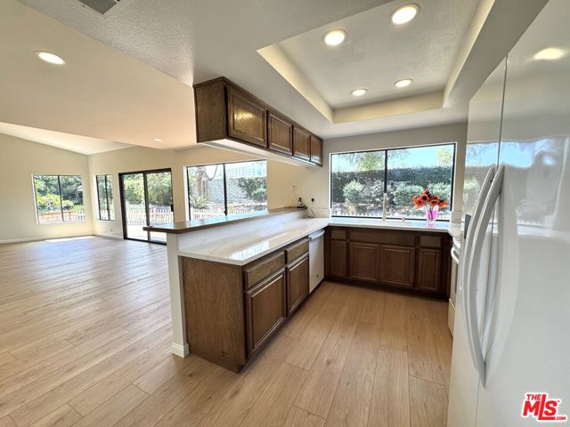 7756 Sailboat Circle, Huntington Beach CA: https://media.crmls.org/mediaz/6042dc8e-c93b-44e2-9c84-631f5c4f1373.jpg