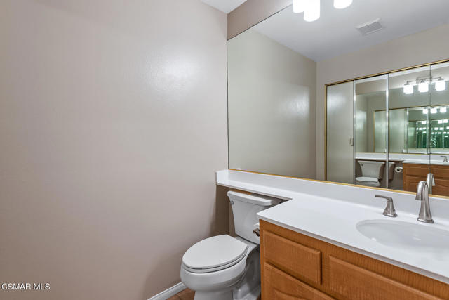784 N Valley Drive, Westlake Village CA: https://media.crmls.org/mediaz/6043874c-36ab-4a21-a6f3-76964922afe0.jpg