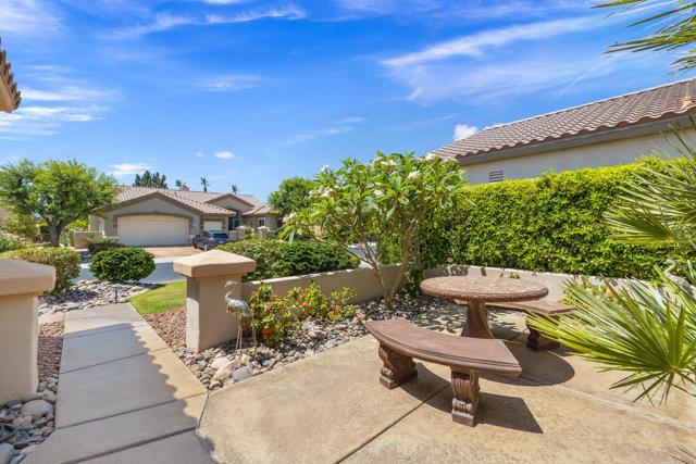 78688 Sunrise Canyon Avenue, Palm Desert CA: https://media.crmls.org/mediaz/6043b2c1-cbe3-49f6-a171-a27f10443aa9.jpg