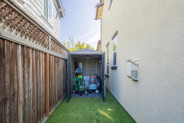 13713 Sherman Boulevard, Marina CA: https://media.crmls.org/mediaz/6043d91d-ebaa-48ba-b572-b72e54127641.jpg