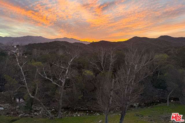 1045 Cold Canyon Road, Calabasas CA: https://media.crmls.org/mediaz/6044126d-d345-466f-9e86-05a9a8891c10.jpg