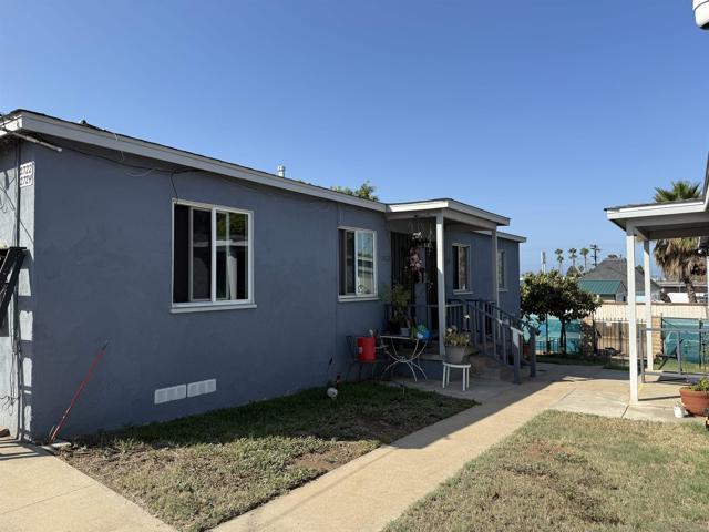 2722 2724 B Avenue, National City CA: https://media.crmls.org/mediaz/6045b802-b35d-434e-9ee7-8b8a0e46d343.jpg