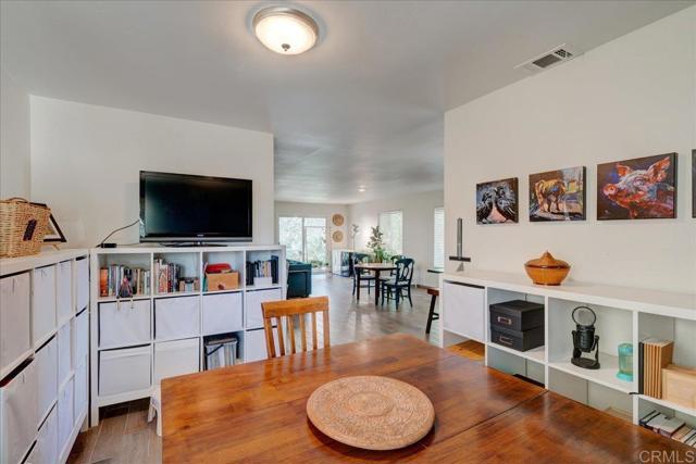 15720 Zeigler Court, Ramona CA: https://media.crmls.org/mediaz/6045f119-5eec-405e-b629-fc113e4aa0c9.jpg