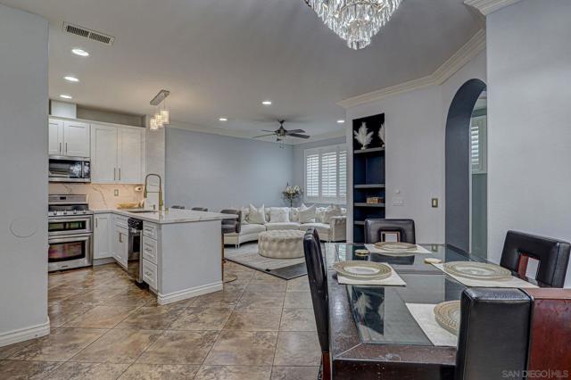 1526 Caminito Sicilia, Chula Vista CA: https://media.crmls.org/mediaz/60467c7c-ed6a-4279-8717-7bcd03a64761.jpg