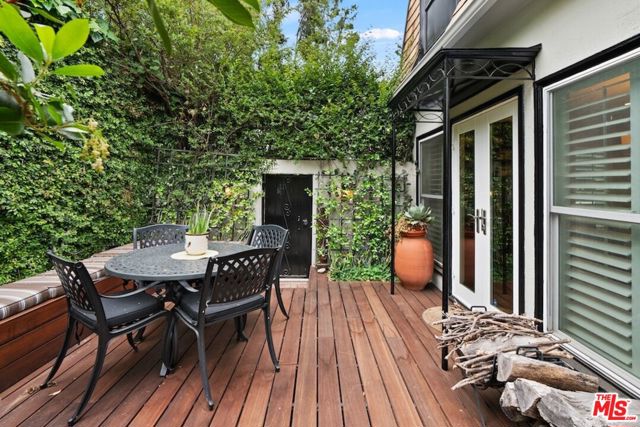 11051 Strathmore Drive, Los Angeles CA: https://media.crmls.org/mediaz/604688b7-cfba-4f32-9435-b6ed055e581b.jpg