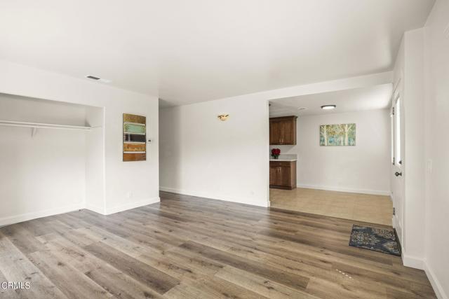 Image 7 of 57 For 9417 Petit Court