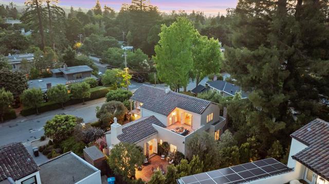 706 Edgewood Road, San Mateo CA: https://media.crmls.org/mediaz/6046fe75-df9b-4848-89d3-3c7caa88c184.jpg