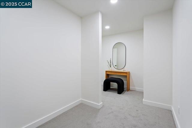 316 Village View Ct, Orinda CA: https://media.crmls.org/mediaz/60485ffa-98c8-4d52-b659-30ec0c295cf9.jpg