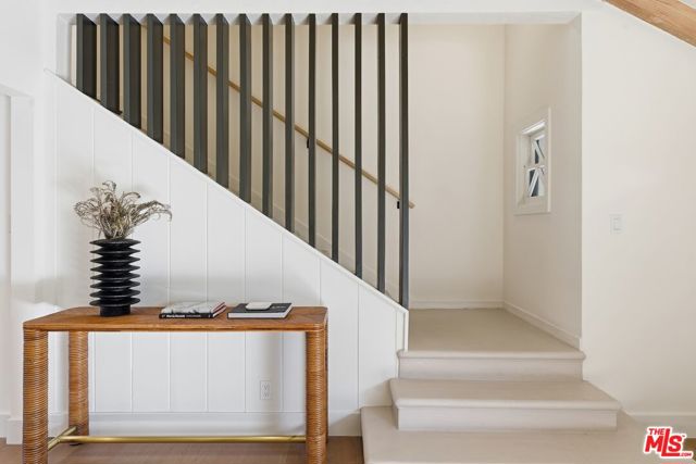 7401 Costello Avenue, Van Nuys CA: https://media.crmls.org/mediaz/60486e7f-01a1-4106-94d1-4c72d4960292.jpg