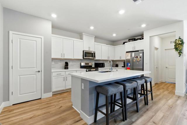 5758 Tournament Court, Tracy CA: https://media.crmls.org/mediaz/6048edee-e839-4d9e-99be-c4e821304024.jpg