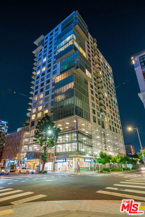 1050 S Grand Ave #1503, Los Angeles, CA 90015