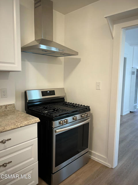 4049 Colonial Avenue, Los Angeles CA: https://media.crmls.org/mediaz/604a24df-4485-471e-a14f-844e7eaf5905.jpg