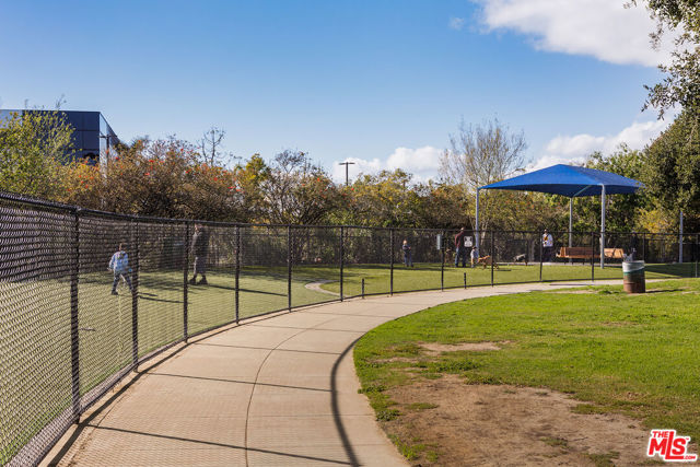 4622 Glencoe Avenue, Marina del Rey CA: https://media.crmls.org/mediaz/604a42d1-d224-4378-903a-631953ed9952.jpg
