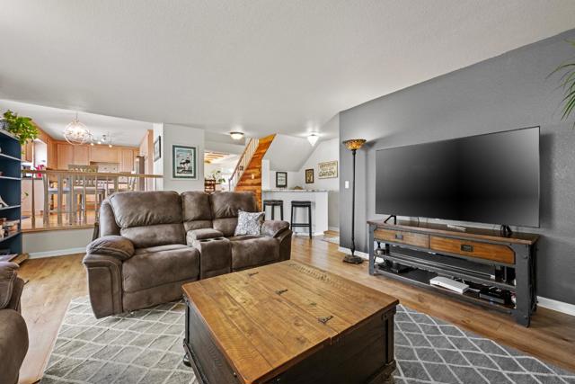 441 Tierra Del Sol, Hollister CA: https://media.crmls.org/mediaz/604a6270-78f2-418a-a7da-269232257e4a.jpg