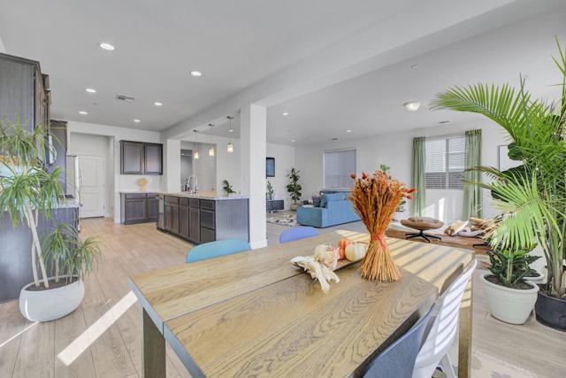 871 Cordoba Way, Hollister CA: https://media.crmls.org/mediaz/604a8efb-b8b0-4509-9957-d837d4c6a2f8.jpg