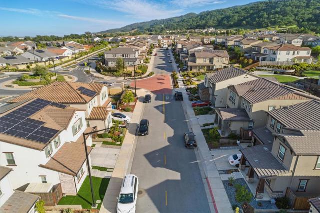 7081 Kirigin Way, Gilroy CA: https://media.crmls.org/mediaz/604b1d33-96d9-4ffe-bb3f-062d800c2d67.jpg