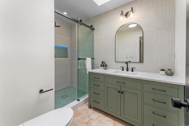 5777 Desert View Drive, La Jolla CA: https://media.crmls.org/mediaz/604b48ad-d957-41ea-a378-35ceb85639d9.jpg