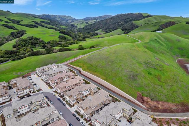 39103 Via Vicenza, San Ramon CA: https://media.crmls.org/mediaz/604b5779-3322-4f09-9682-c06016a15962.jpg