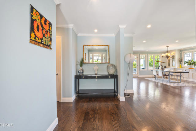 Detail Gallery Image 12 of 69 For 9670 Crystal View Dr., Tujunga,  CA 91042 - 3 Beds | 2 Baths