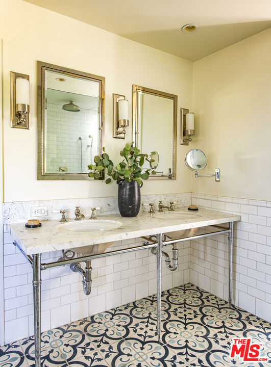 2250 N Berendo Street, Los Angeles CA: https://media.crmls.org/mediaz/604b6699-9e58-4ffd-9cee-4c53ea36ab1f.jpg