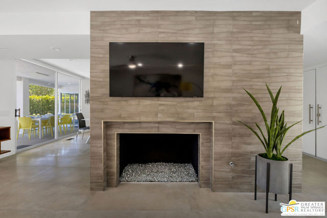 2566 S Calle Palo Fierro, Palm Springs CA: https://media.crmls.org/mediaz/604bd579-e6f0-47b6-a262-d033af6d3dae.jpg