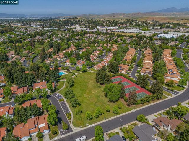 318 Marie Cmn, Livermore CA: https://media.crmls.org/mediaz/604be380-2fd4-4d05-a32e-8b8a645d3687.jpg