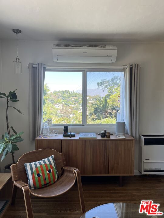 2225 1/2 Lake Shore Avenue, Los Angeles CA: https://media.crmls.org/mediaz/604d4a4b-ebf4-4838-8432-9023d81e1427.jpg
