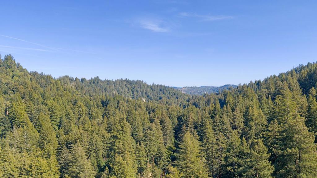 https://media.crmls.org/mediaz/604d5eb9-f143-4cf1-9615-7ee75fd4a9c4.jpg?preset=X-Large