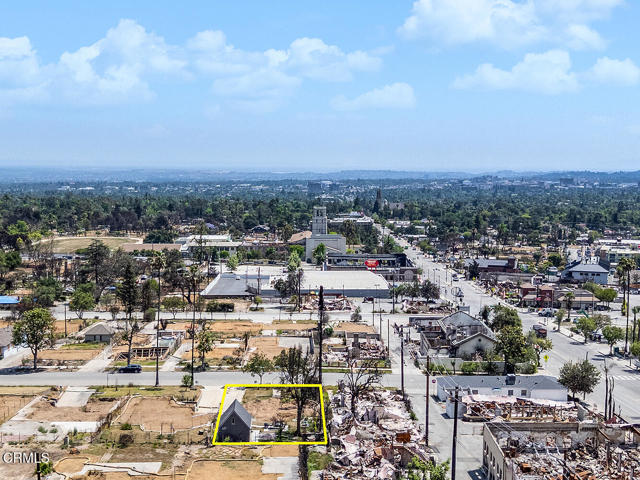 925 Beverly Way, Altadena CA: https://media.crmls.org/mediaz/604db450-dd5a-4307-8db9-24ff20547000.jpg