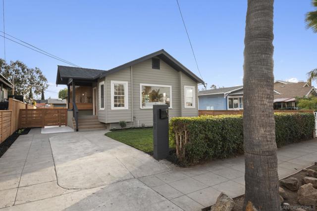 1091 Lincoln Ave, San Diego CA: https://media.crmls.org/mediaz/604e2e37-d297-4481-b187-78ed3a0da3ae.jpg
