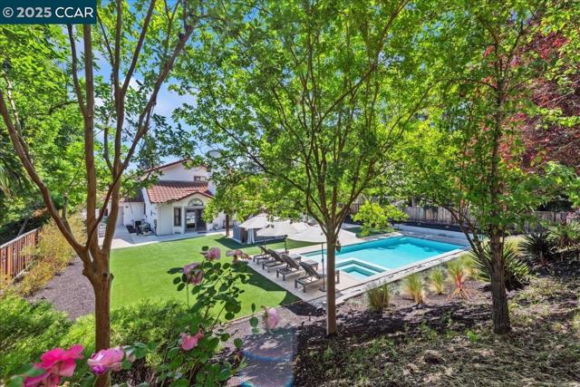97 Woodranch Cir, Danville CA: https://media.crmls.org/mediaz/604ee3fd-182a-4953-a0fe-941f183bb423.jpg