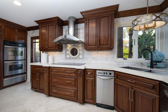 Detail Gallery Image 11 of 63 For 10737 Birch Bluff Ave, San Diego,  CA 92131 - 4 Beds | 3/1 Baths