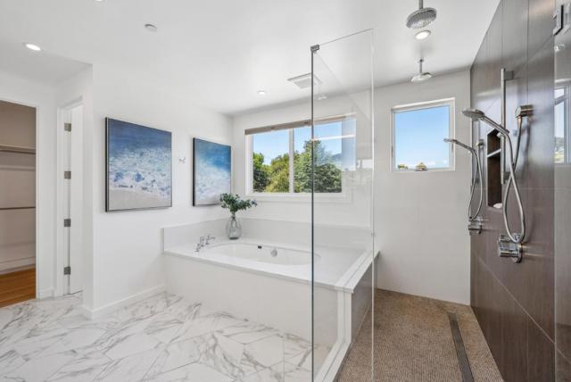 1 Millbrae Circle, Millbrae CA: https://media.crmls.org/mediaz/604ff18d-3e61-489d-87a4-4108e38b4230.jpg