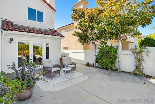 Image 41 of 53 For 12316 Avenida Consentido