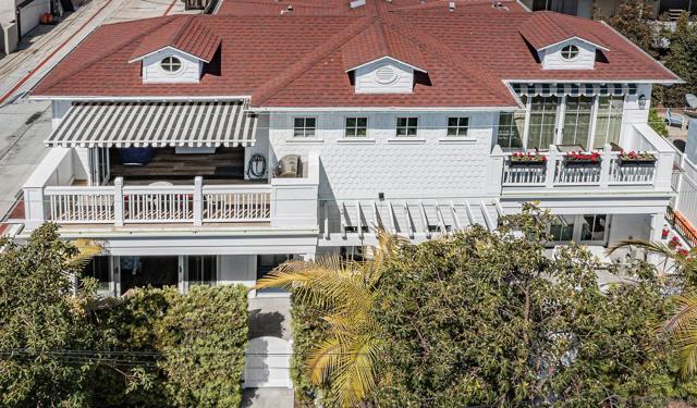 617 9Th St, Coronado CA: https://media.crmls.org/mediaz/605075a3-eb8a-492a-8db7-51818c8667e0.jpg