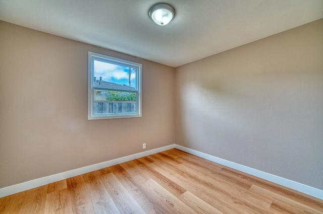 820 Linda Mar Boulevard, Pacifica CA: https://media.crmls.org/mediaz/60522280-86fb-4936-bff8-2143440bd541.jpg