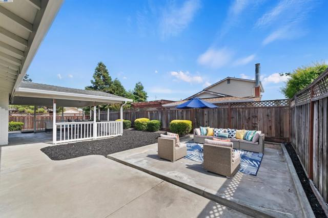 5953 Running Hills Ave, Livermore CA: https://media.crmls.org/mediaz/60525ae4-150f-4a45-995c-1ddb2168e9b1.jpg