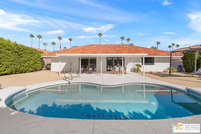 1489 E Francis Drive, Palm Springs CA: https://media.crmls.org/mediaz/6053c82e-9328-4af1-a8d8-06efd04f336e.jpg