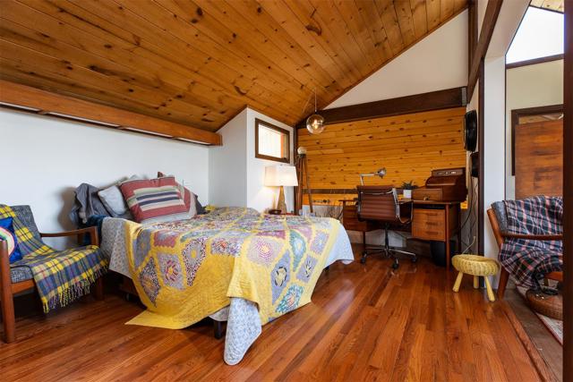 449 High Street, Santa Cruz CA: https://media.crmls.org/mediaz/6053c8aa-282f-43ff-93da-40a120487276.jpg